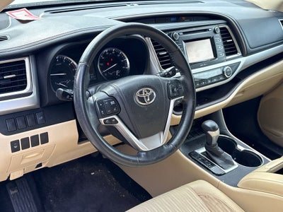 2014 Toyota Highlander LE Plus V6