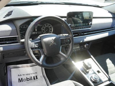 2022 Mitsubishi Outlander SE