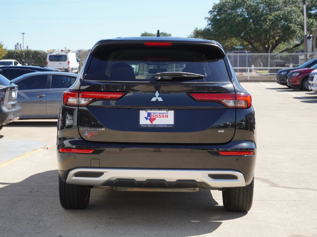 2022 Mitsubishi Outlander SE