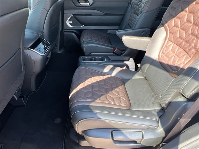 2025 Nissan Armada Platinum