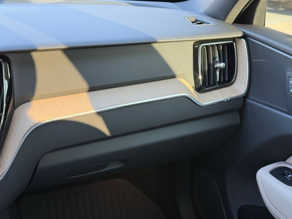 2026 Volvo XC60 B5 Core