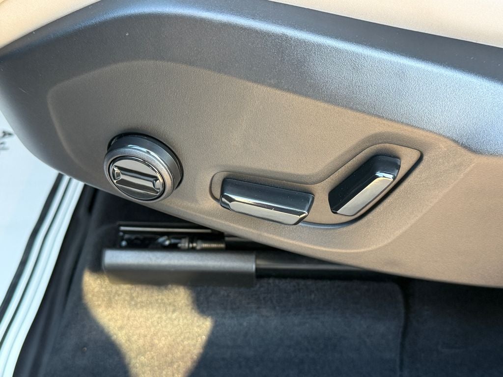 2026 Volvo XC60 B5 Core
