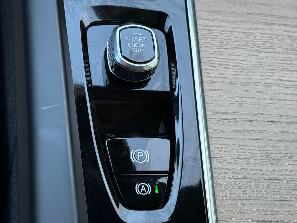 2026 Volvo XC60 B5 Core